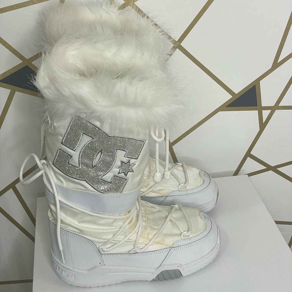 New with tag winter boot size 6